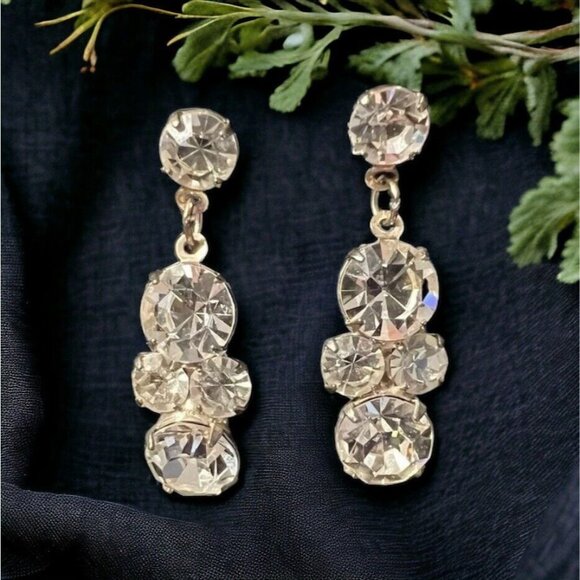 Jewelry - Vintage Austrian Crystal Dangle Earrings Elegant Coquette Glam Screw Back